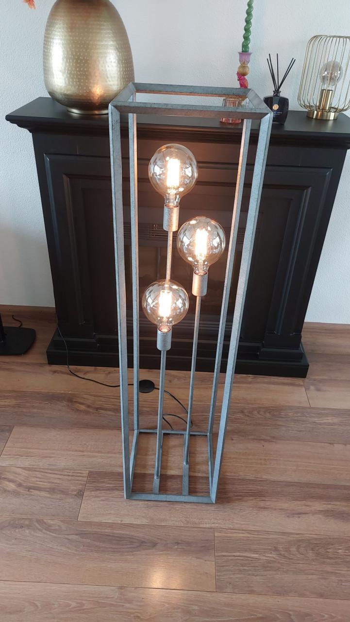 Te koop staande lamp