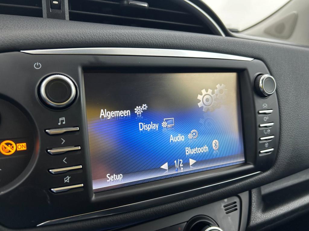 Toyota Yaris occasion 1.5 hybrid dynamic | wit | tweedehands toyota yaris |