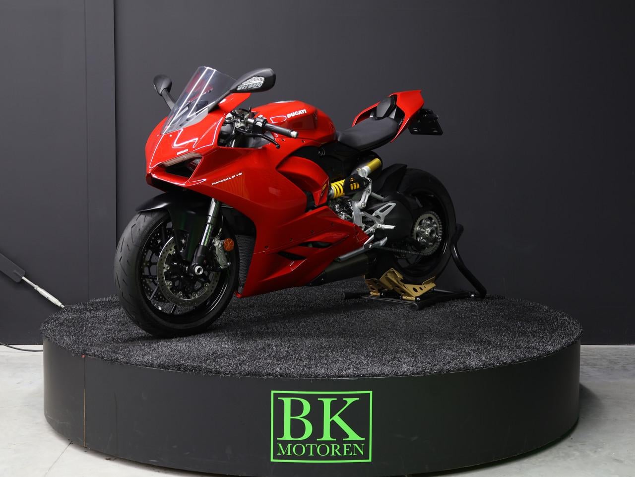 PANIGALE V2 Akrapovic | BTW Motor