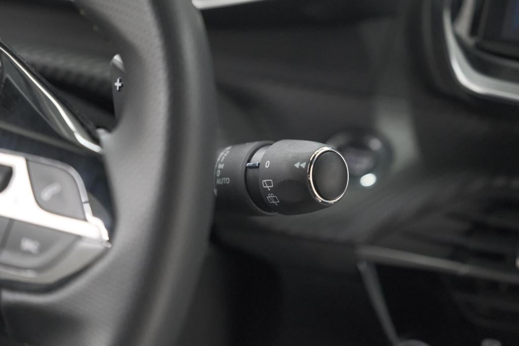 Peugeot 2008 puretech 130 eat8 gt | camera | apple carplay | parkeersensore