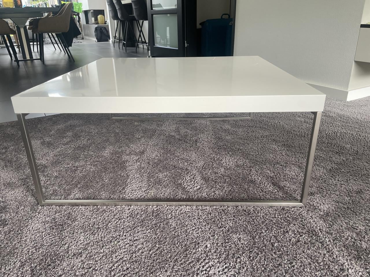 Witte design salon tafel