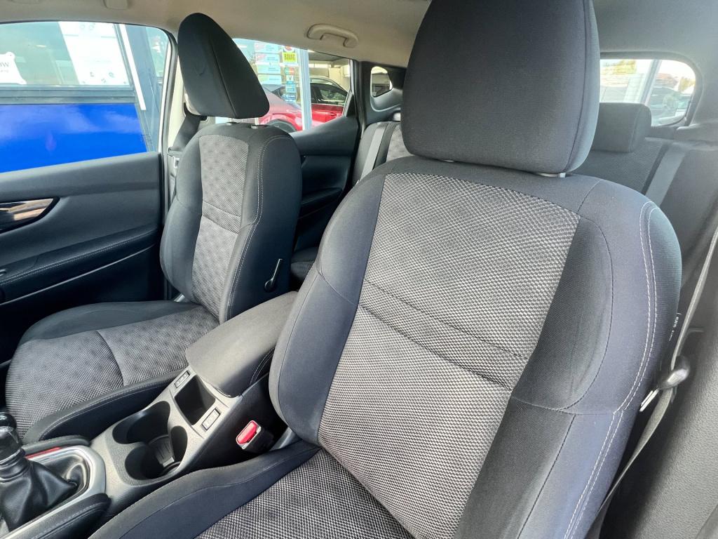 Nissan Qashqai 1.6 tekna, camera, trekhaak enz..