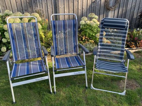 3 campingstoelen waarvan 2 Travel & co