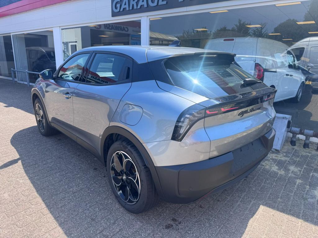 Alfa Romeo Junior elettrica 54 kwh