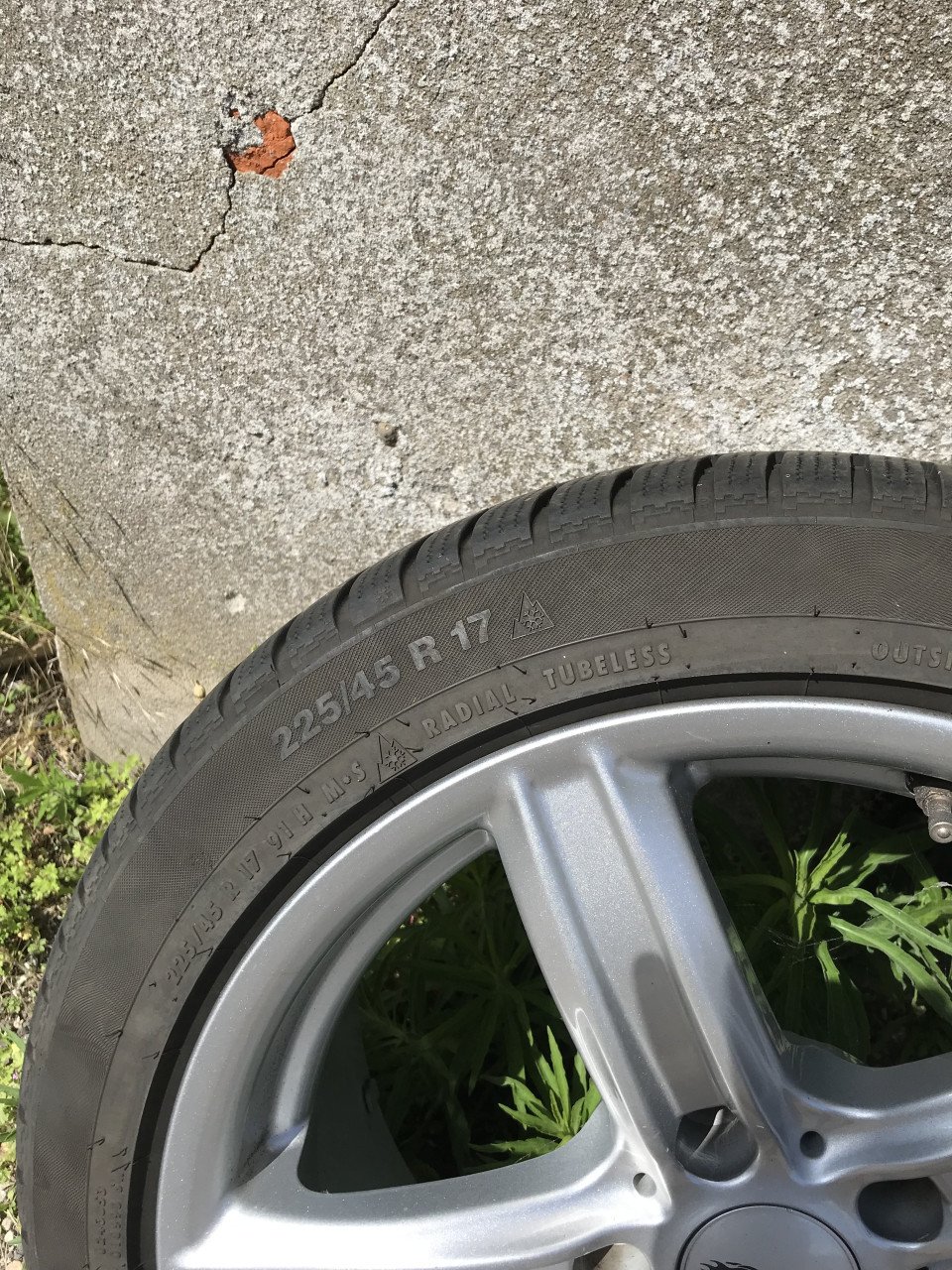 17” BMW alu velgen met winterbanden en TPMS sensoren