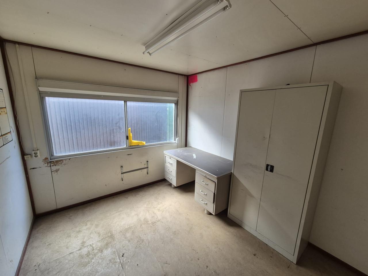 Kantoorunit / bouwkeet / woonunit met keuken en toilet 6x3m