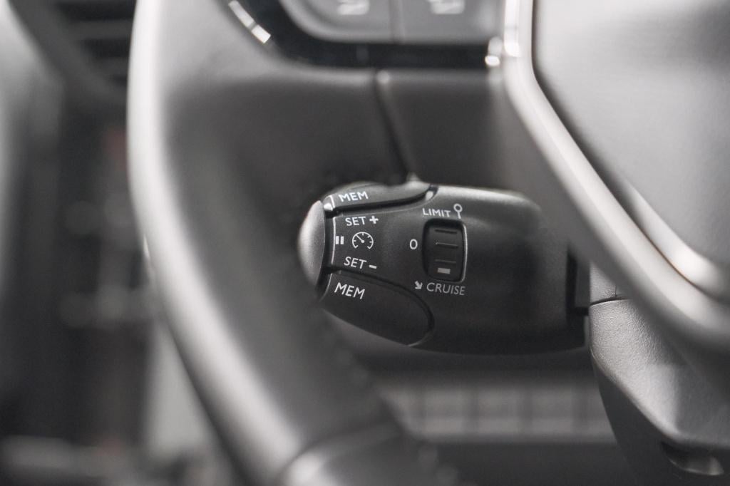 Peugeot E-2008 ev allure 54 kwh | soh 97,2% | 360 camera | dodehoekdetectie