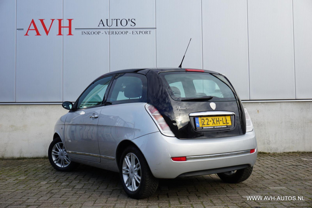 Lancia Y(psilon) 1.4-16v oro
