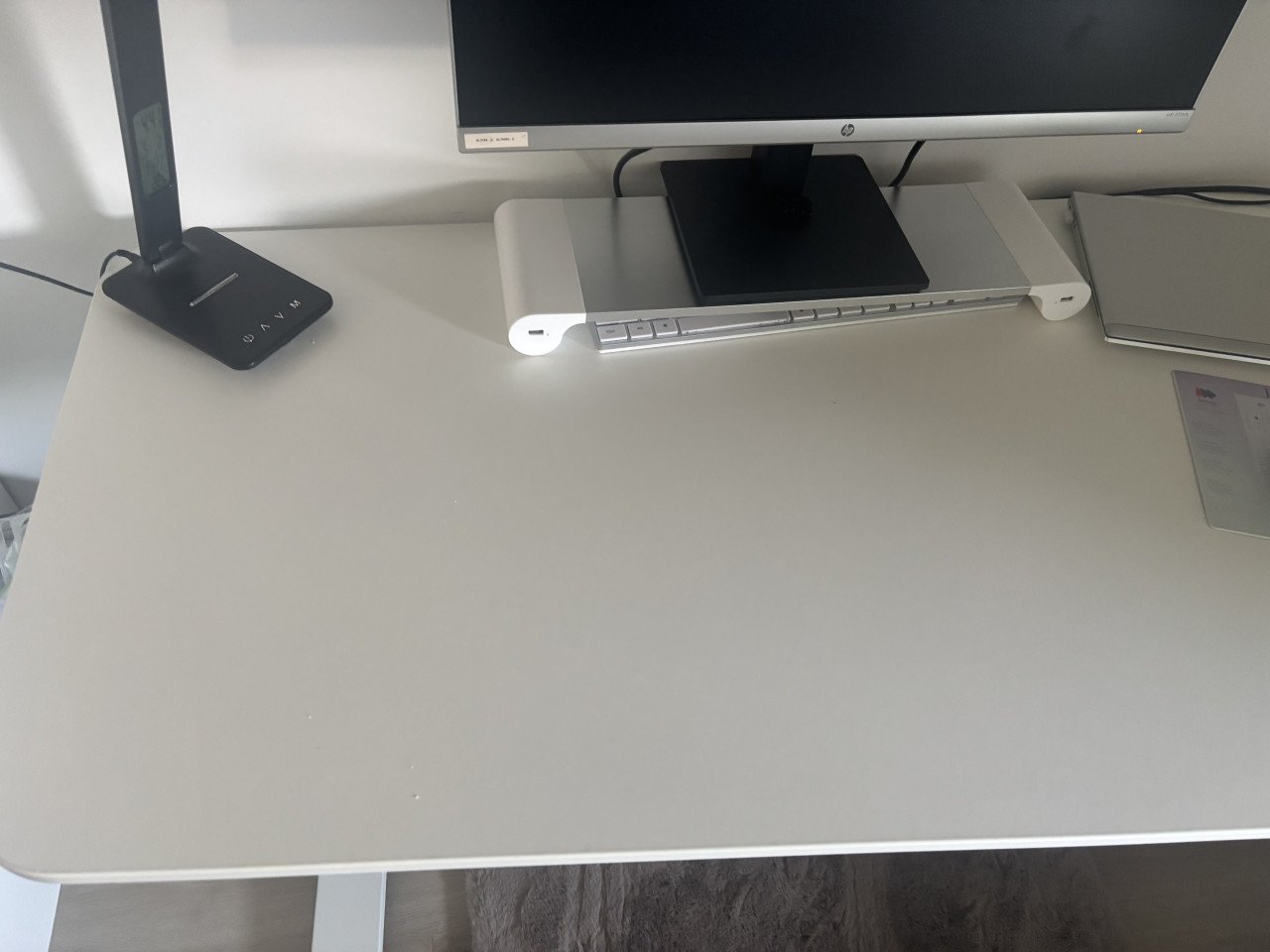 Bureau wit