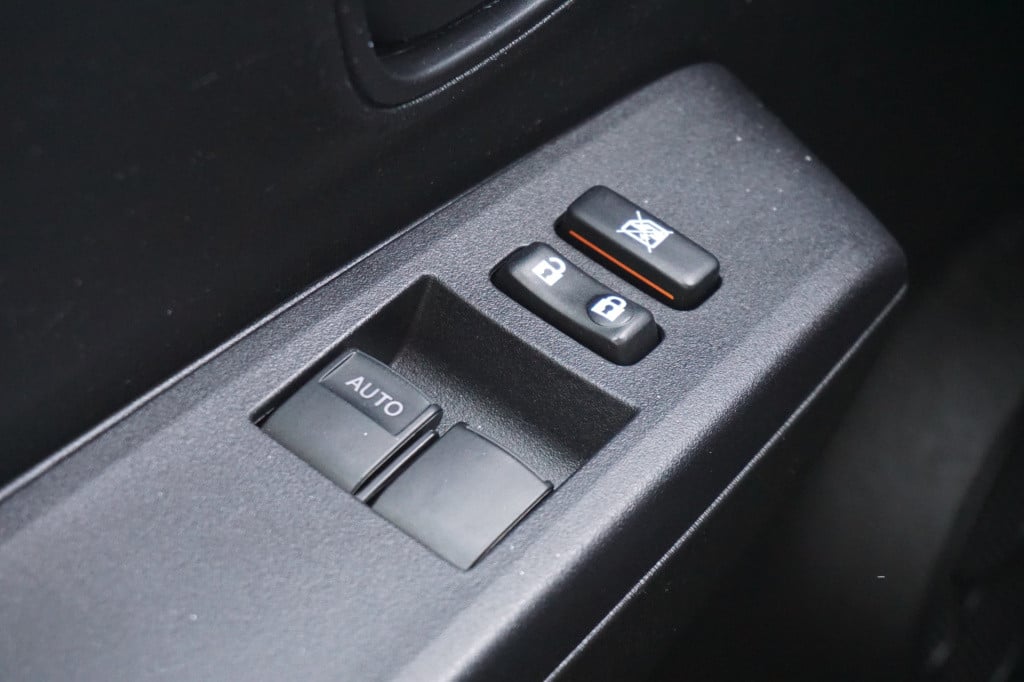 Toyota Yaris 1.0 vvt-i now airco / elektr. ramen / nap