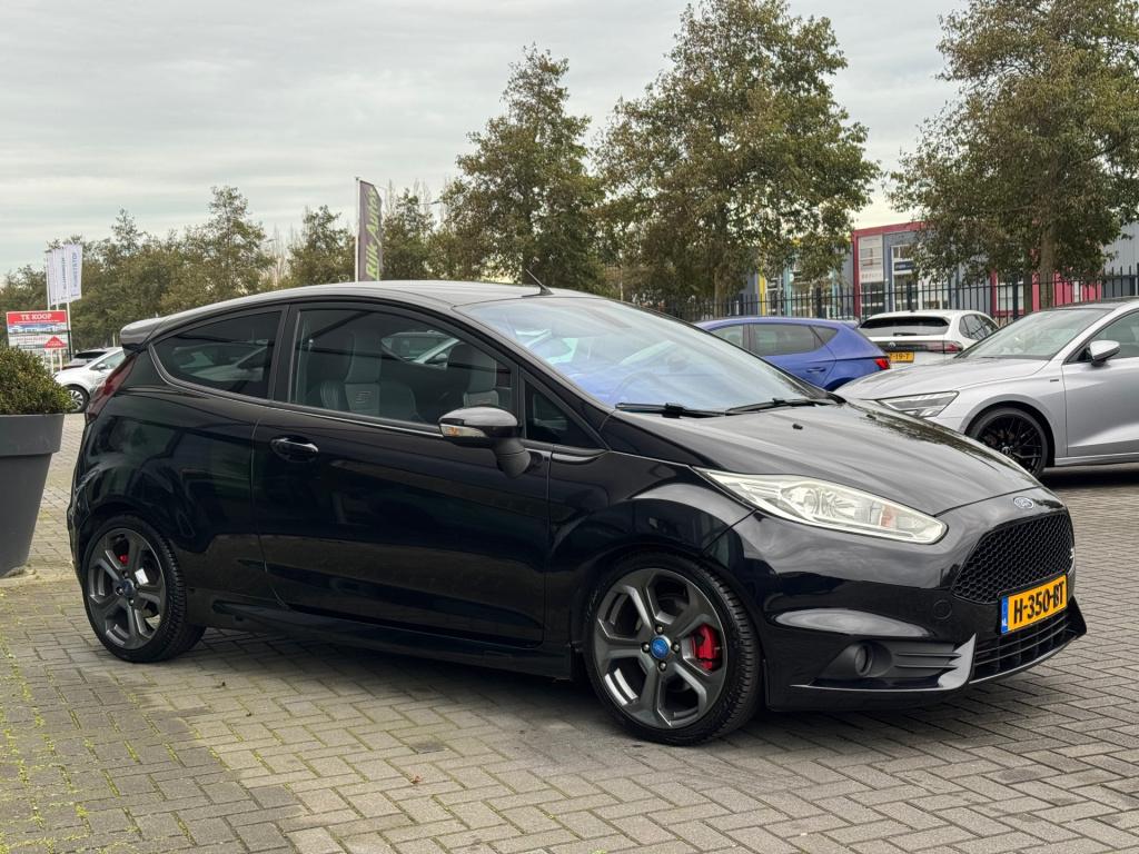 Ford Fiesta 1.6 st2 * camera * recaro * stoelverwarming * clima