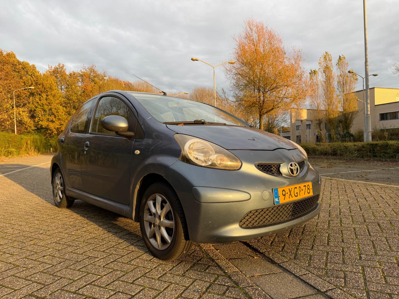 Toyota Aygo 1.0 | Apk | Nap | Airco | Elektr ramen | Toerenteller | 5 Deurs