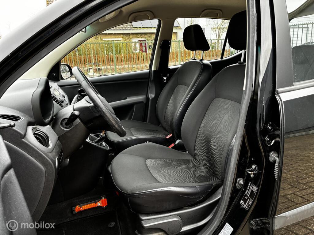 Hyundai i10, 1.0 i-Drive Black Pack Airco km105.063 Nap 5Deurs BJ2013