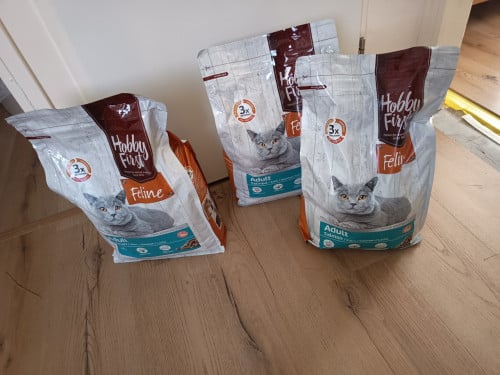 Kattenbrokjes 3 zakken van 4.5 Kilo
