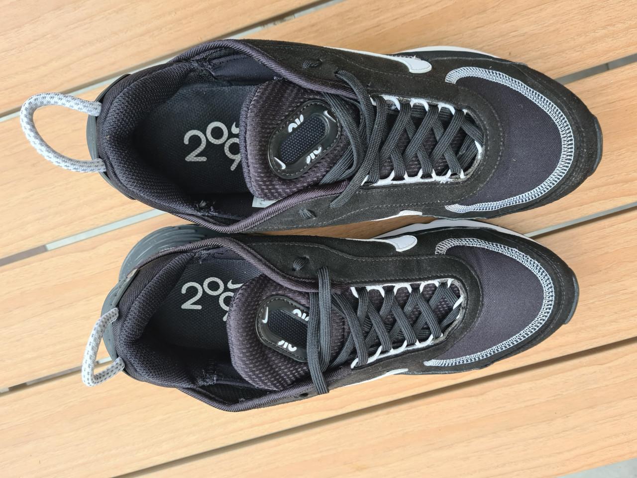 Nike Air Max 2090 maat 44.5 in NIEUWSTAAT