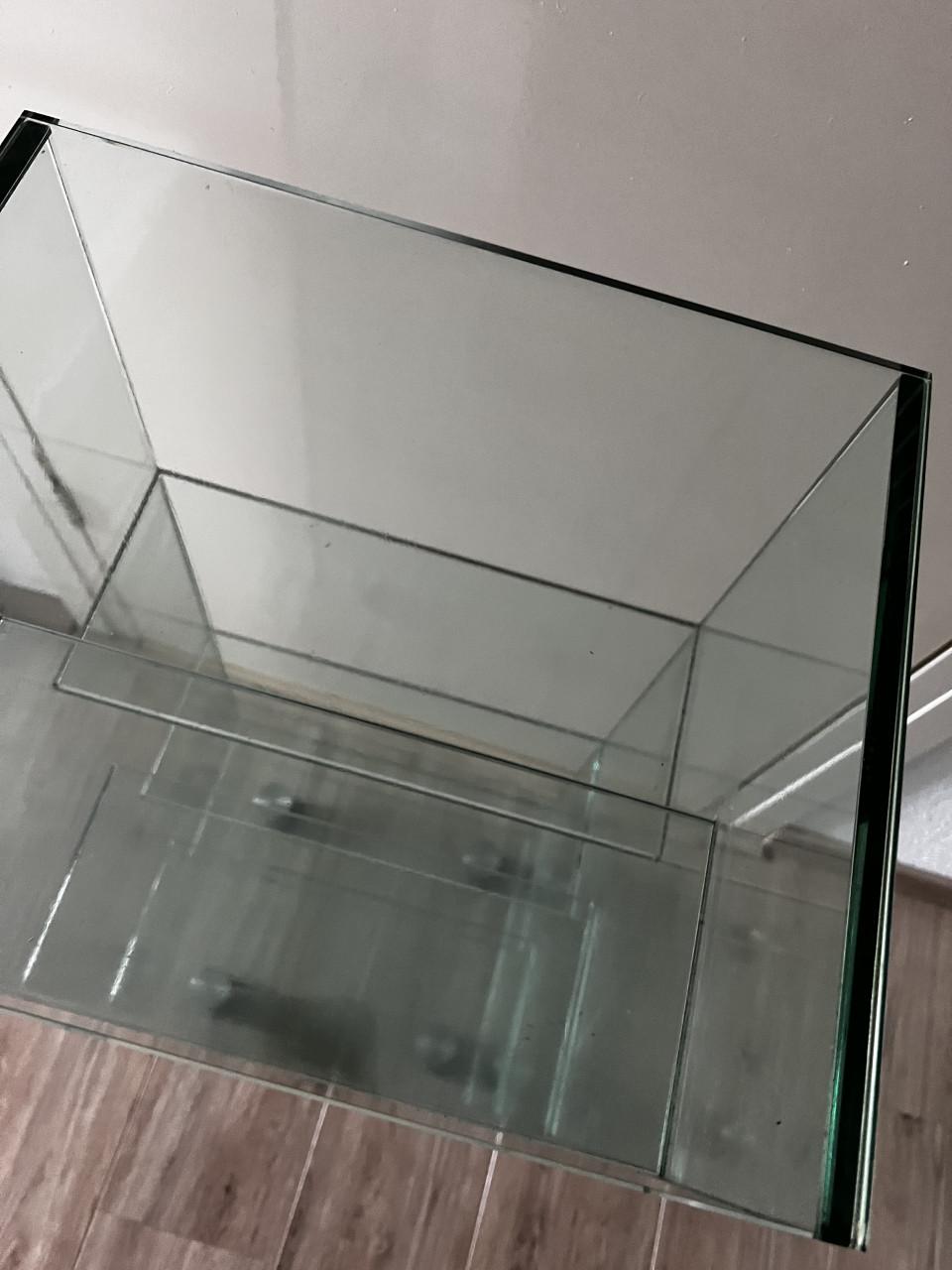 DVD/CD rek /kast , glas op wieltjes