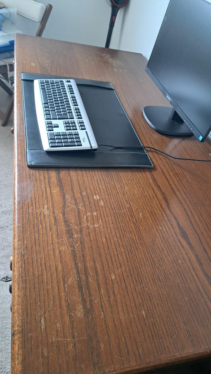 Klassiek houten bureau +stoel