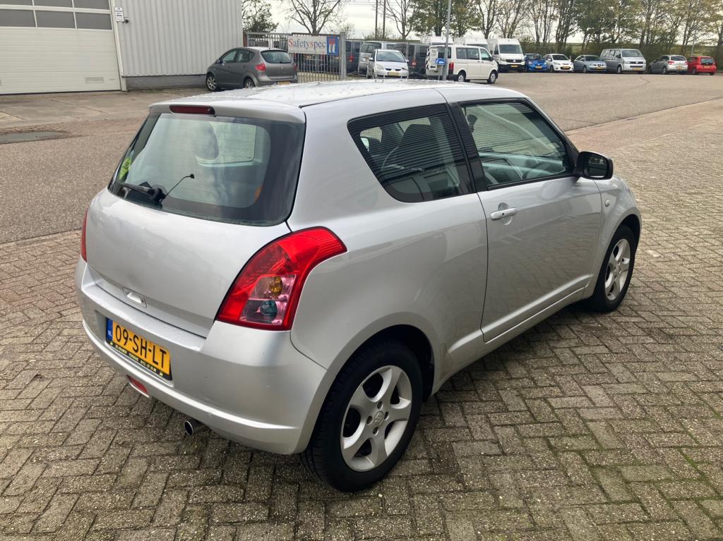 Suzuki Swift 1.3 exclusive