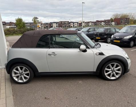 MINI Cooper 1.6 Cabrio Highgate