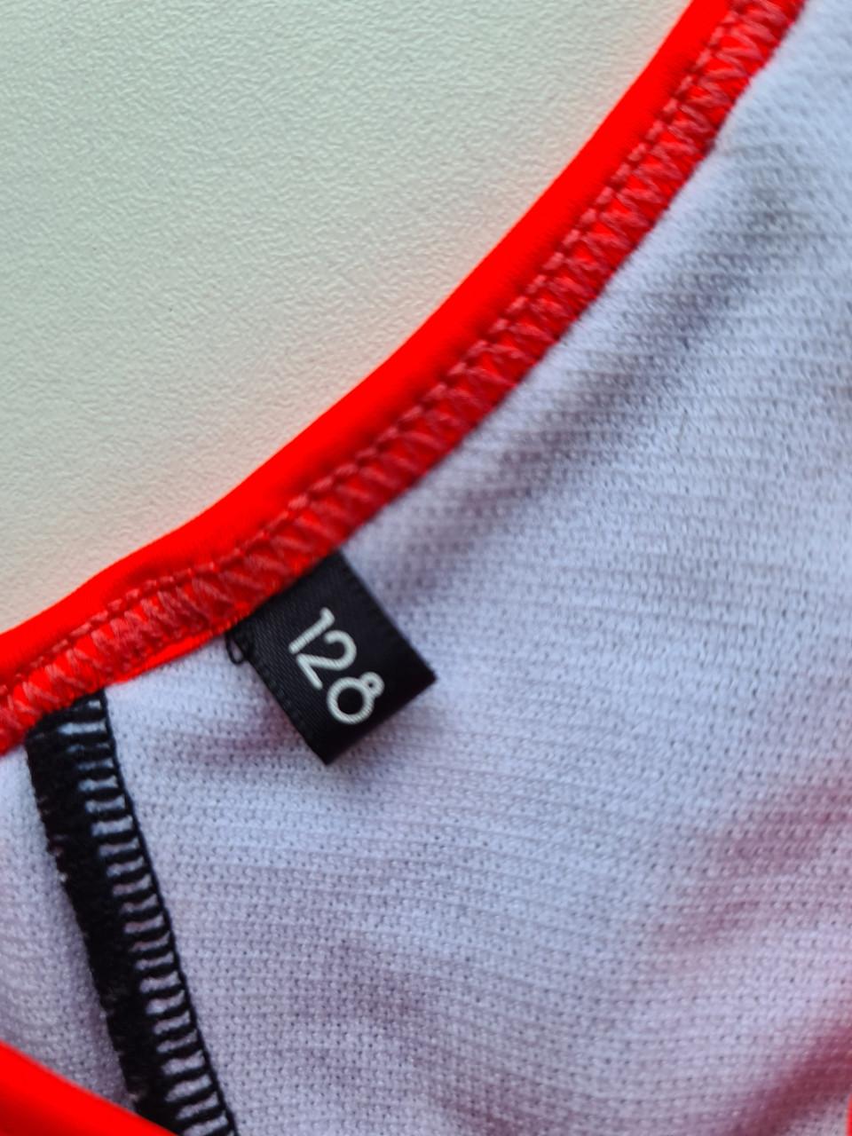 Nieuwe zwart-wit- fluo bikini van Protest Maat 128