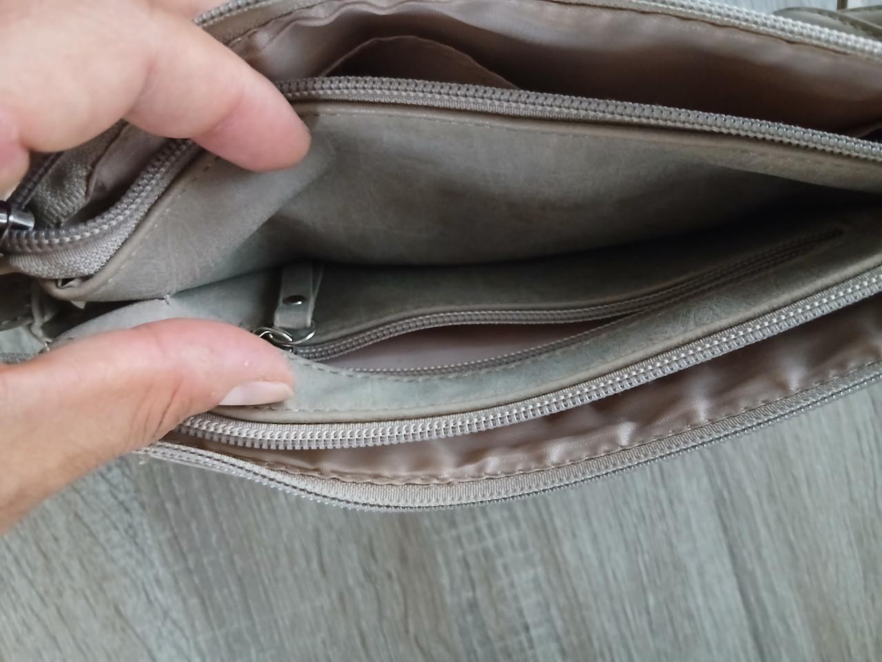 Stijlvol Beige Schoudertasje met Meerdere Vakken