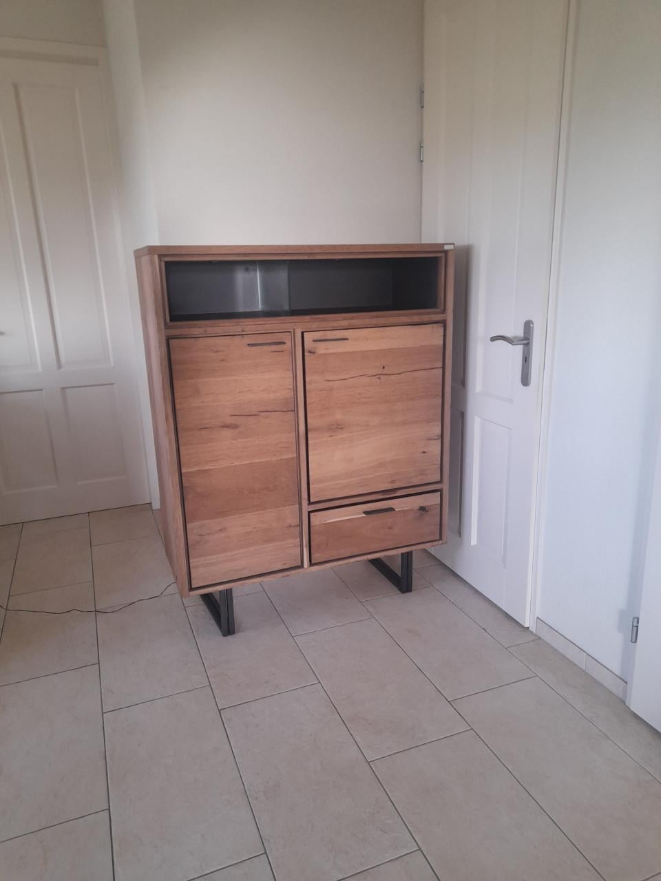 TitelPrachtige XOOON kast 110 x 42 x x 145H (in goede nette staat)