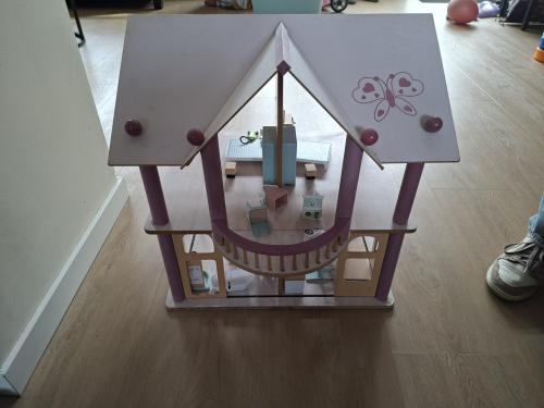 Poppenhuis (incl. meubels)