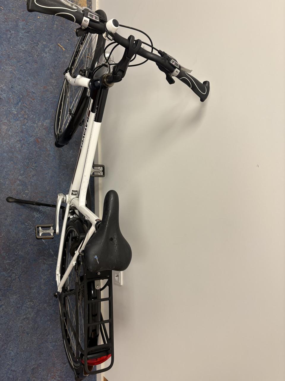 Batavus apache: Damesfiets met 27 versnellingen