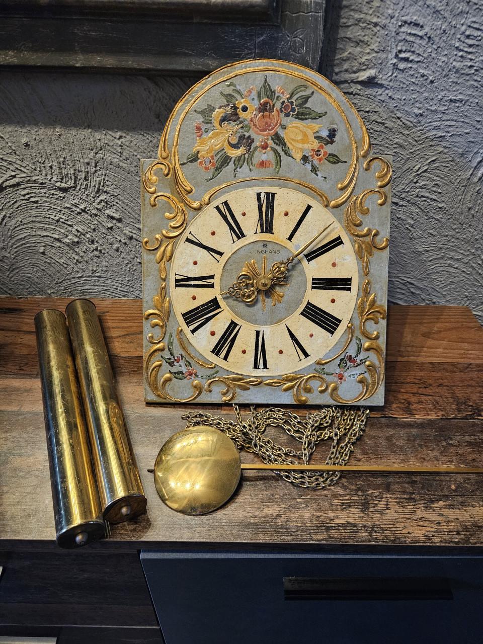 Antieke Junghans wandklok met handgeschilderde details