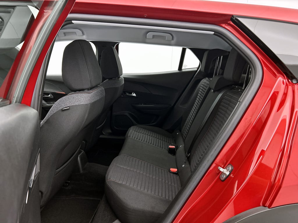Peugeot 2008 130 pk automaat active pack | camera | parkeersensoren | apple