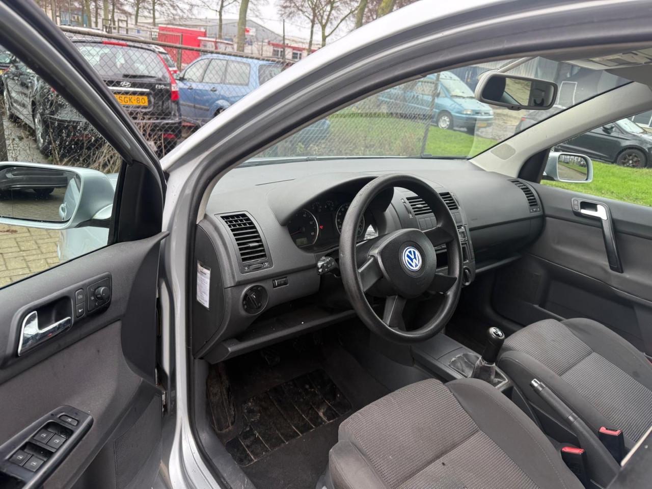 Volkswagen Polo 1.4-16V Highline 142.410km