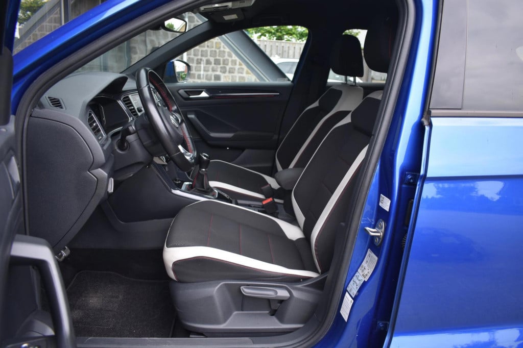 Volkswagen T-roc 1.0 tsi sport | virtual cockpit | trekhaak | camera | nap 