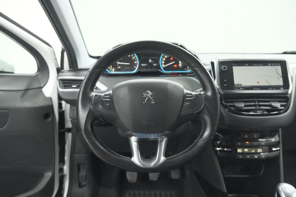 Peugeot 2008 puretech 130 allure | camera | apple carplay | parkeersensoren
