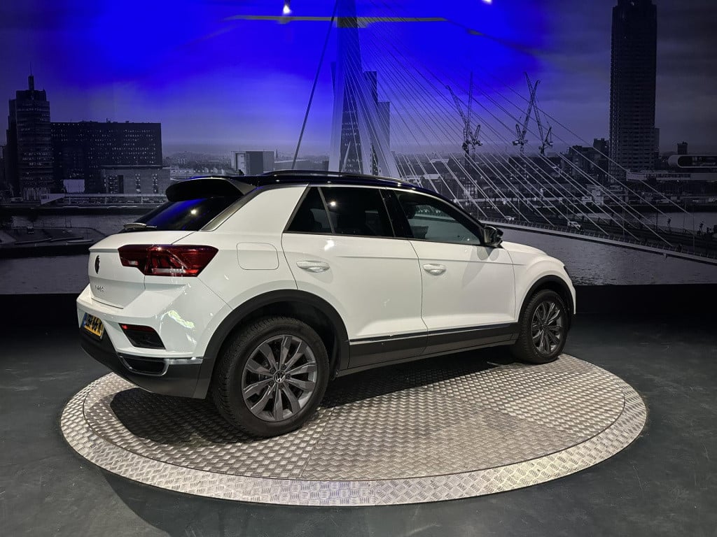 Volkswagen T-roc 1.5 tsi sport *pano*acc*camera*