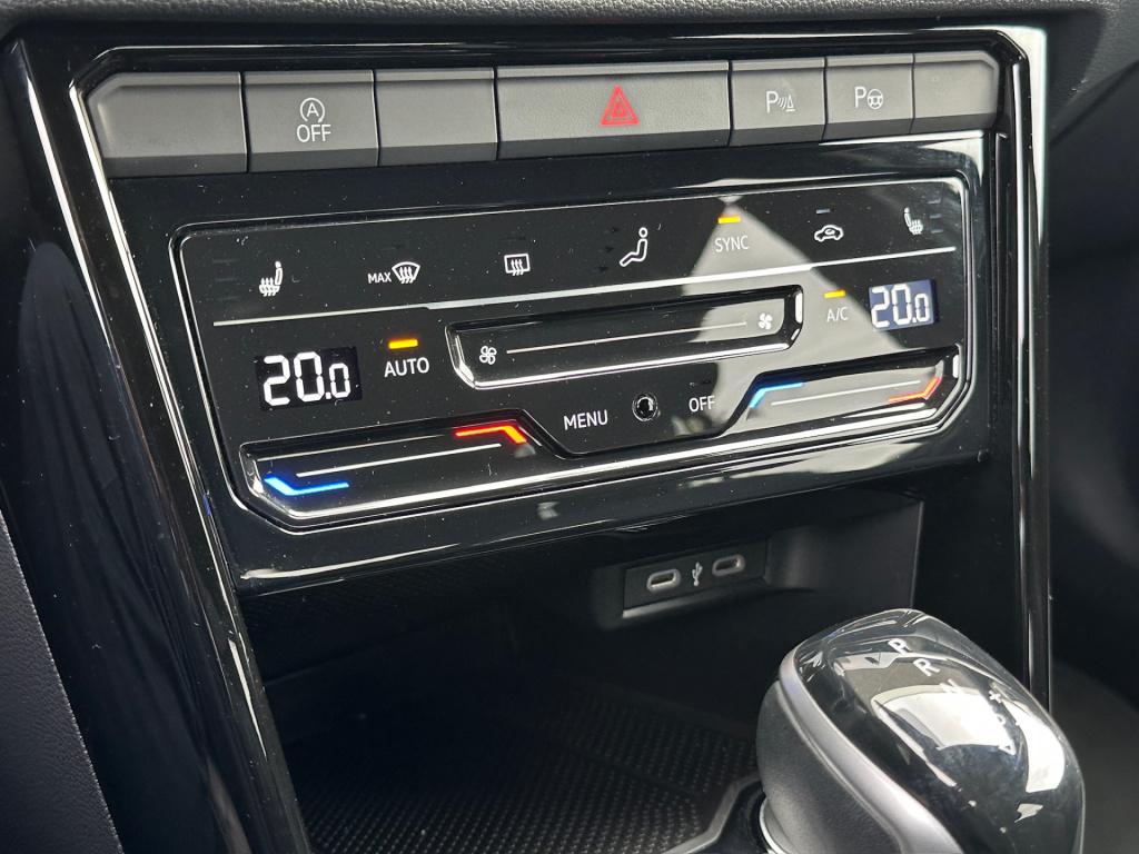 Volkswagen T-roc 1.5 tsi 150pk dsg r-line | camera | keyless | elek. achter