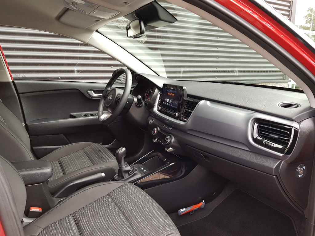 Kia Stonic mhev dynamicplusline 100 pk