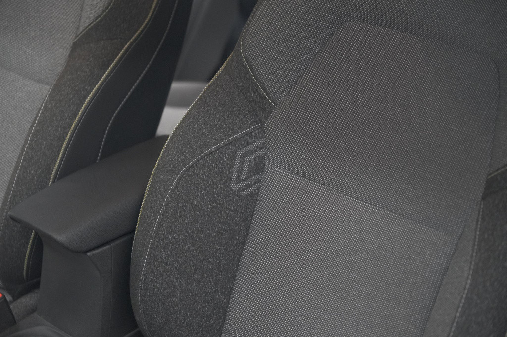 Renault Captur mild hybrid 160 edc techno | camera | navigatie | apple carp