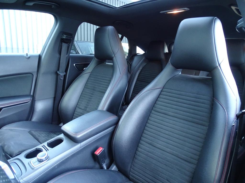 Mercedes-Benz Cla shooting brake 180 orangeart edition amg pakket