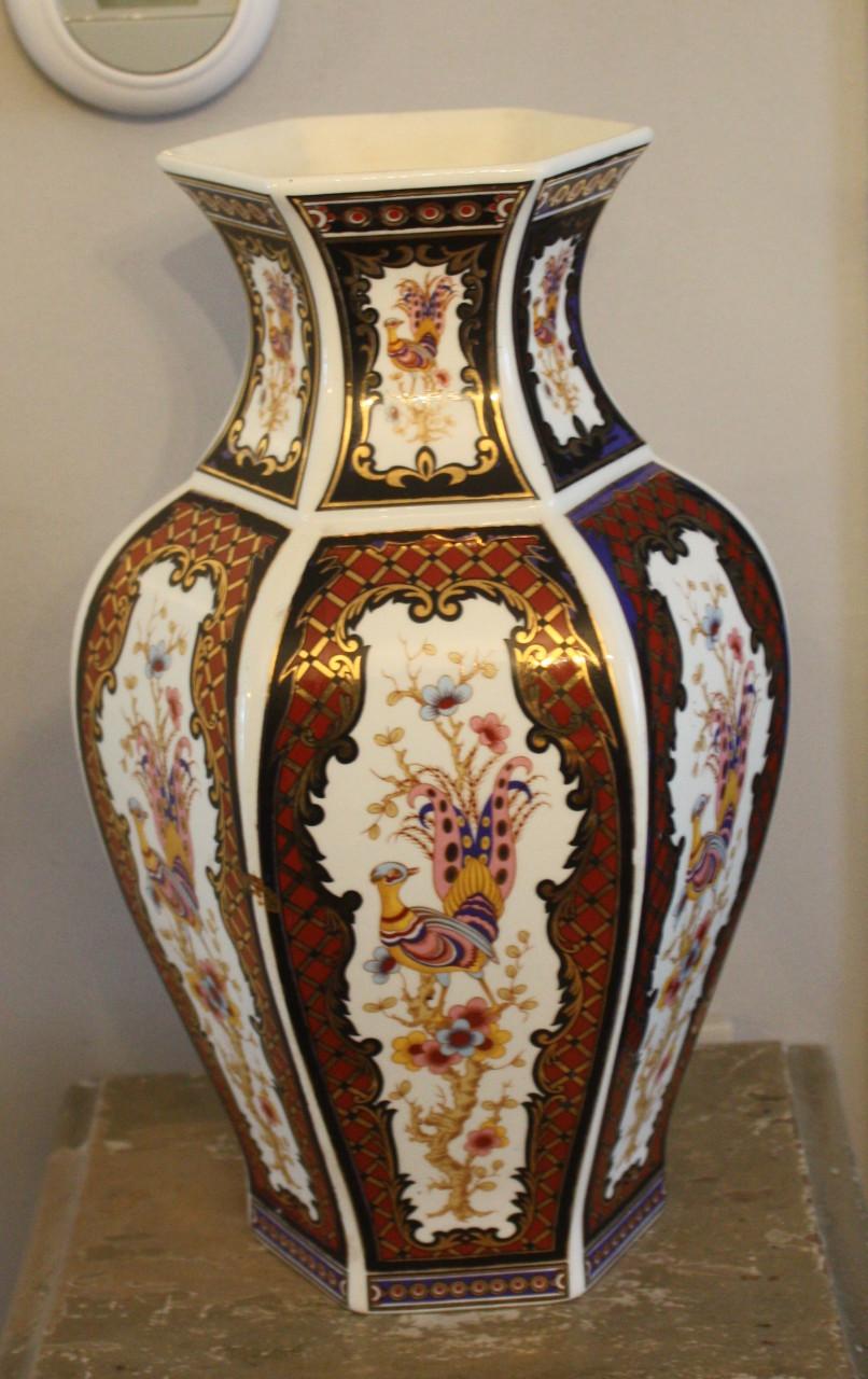 Vaas met vogel en bloemen