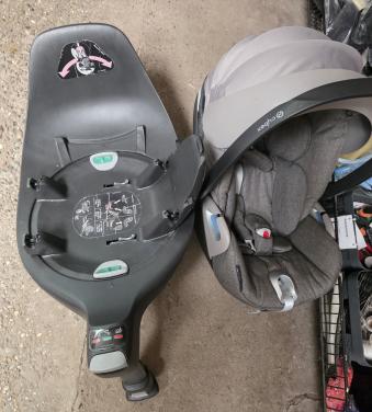 Nette cybex autostoel met isofix base