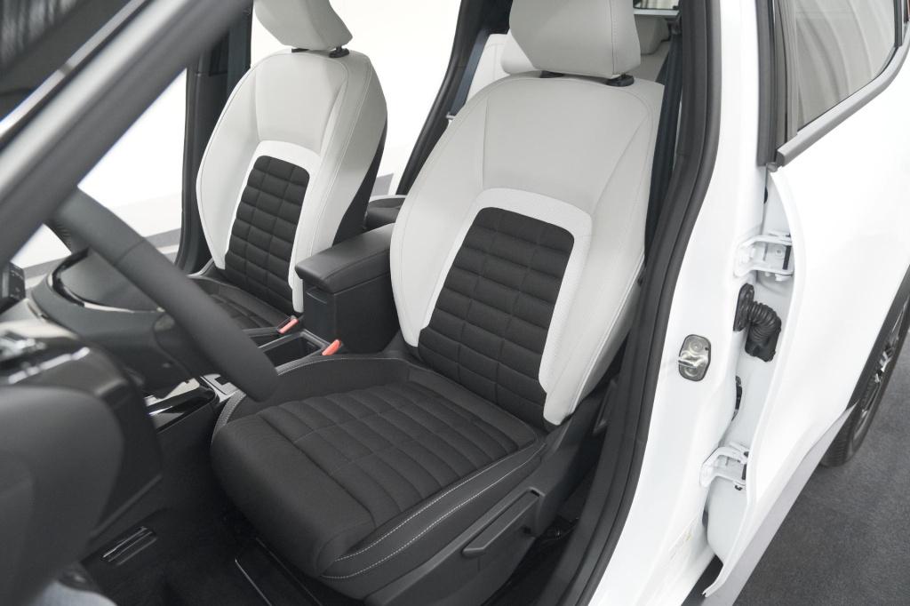 Citroen C3 Aircross 1.2 hybrid 145pk max | camera | dodehoekdetectie | appl