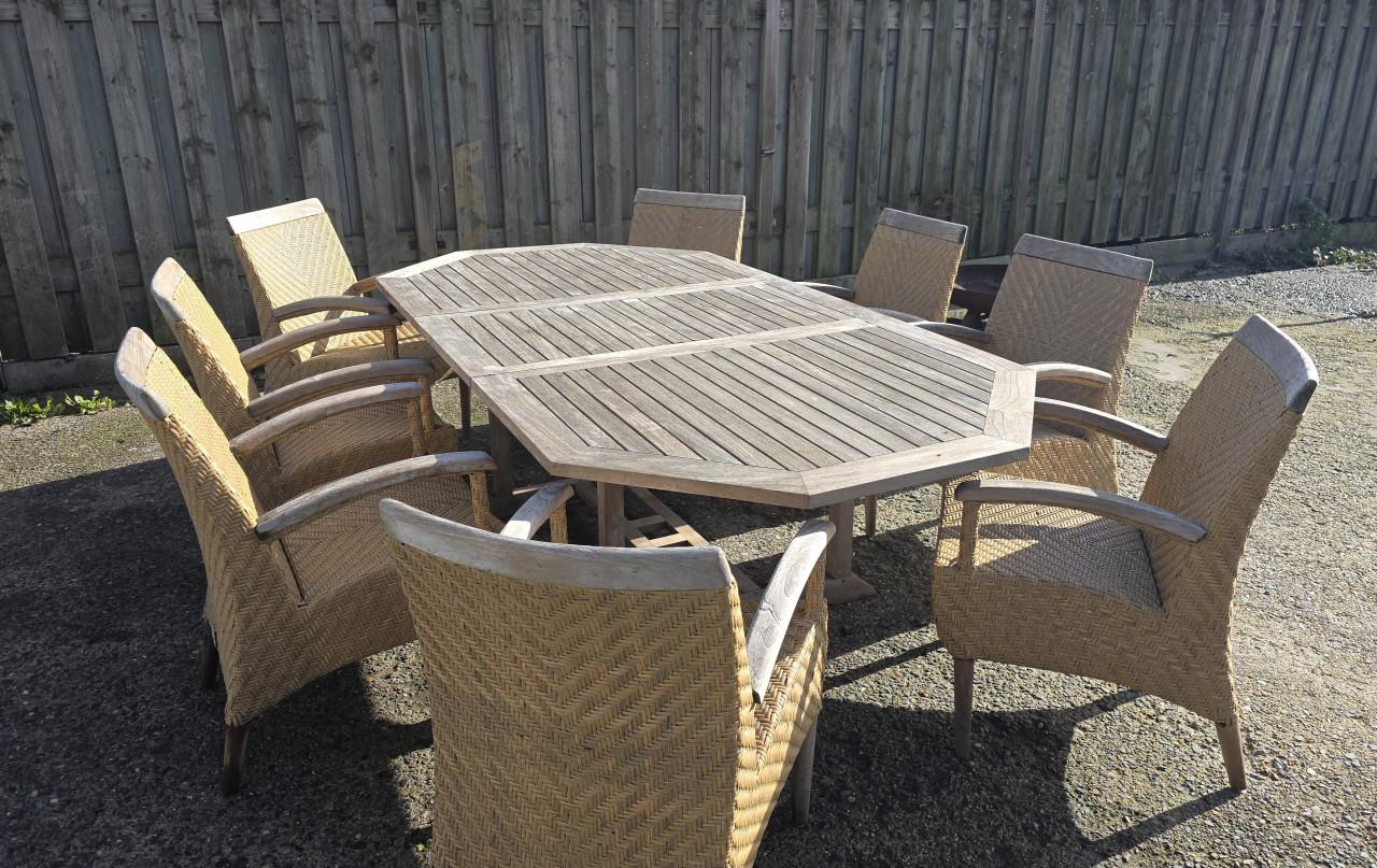 Mooi tuinset met 8 stoelen
