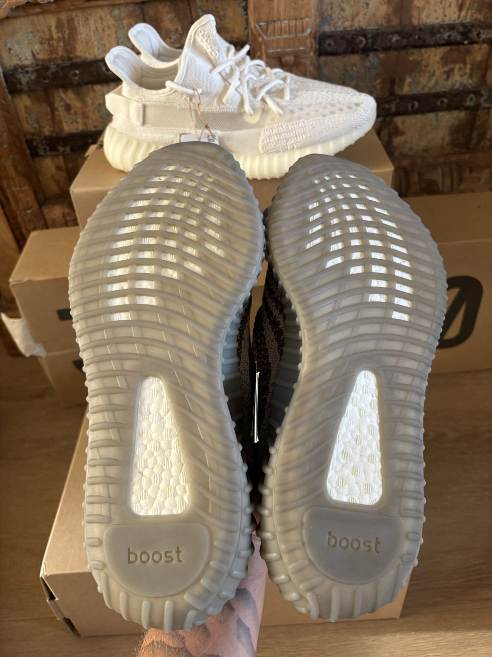 YEEZY 350 V2 Beluga Reflective maat 46