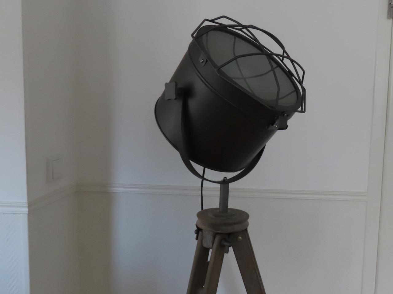 Industriële driepoot vloerlamp, hout/metaal