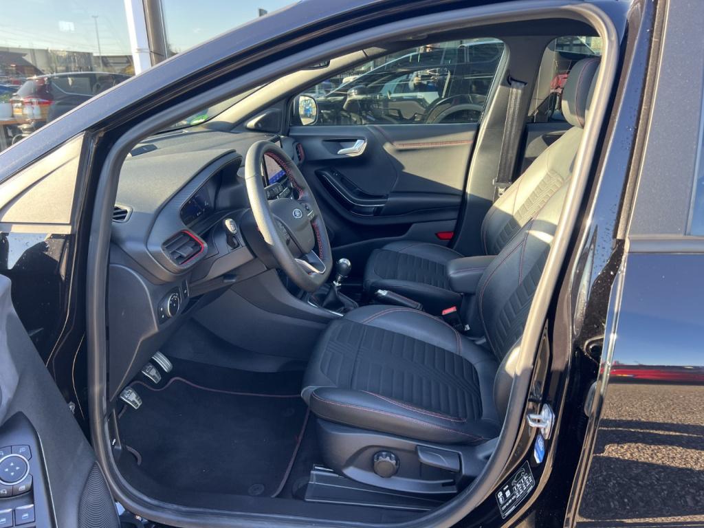 Ford Puma 1.0i ecoboost hybrid 125pk st-line x ,panodak , 19 inch , voorrui