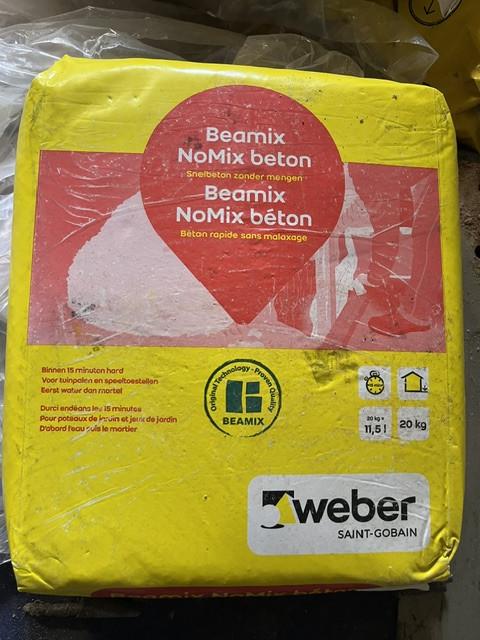 Gratis af te halen  Voegcement en voegmortel en Betonmix