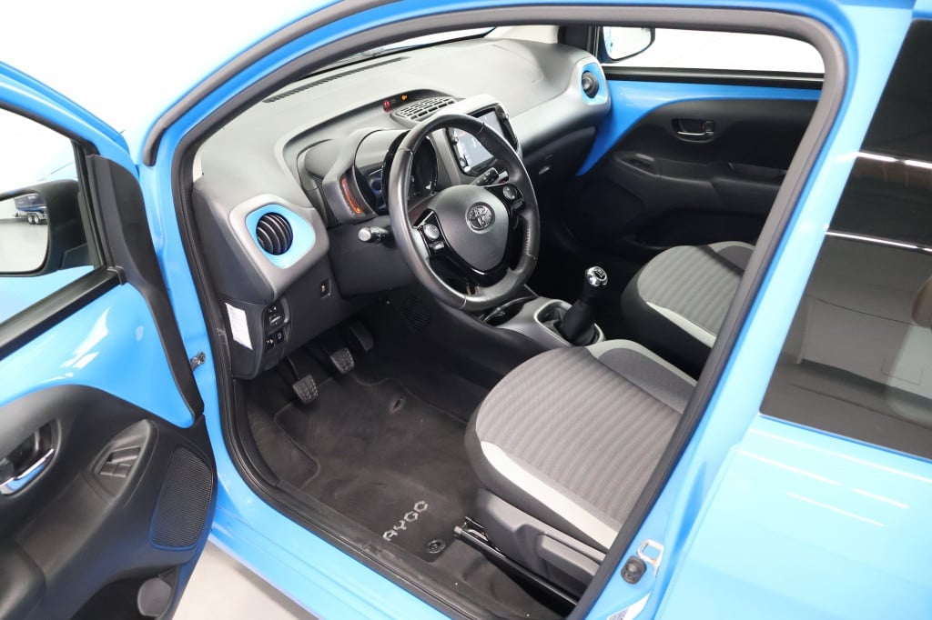 Toyota Aygo 1.0 vvt-i x-play ltd