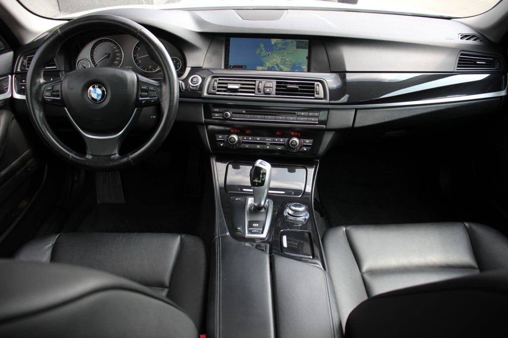 BMW 5 Serie touring 523i high executive | leder | memory | pano | dealer on