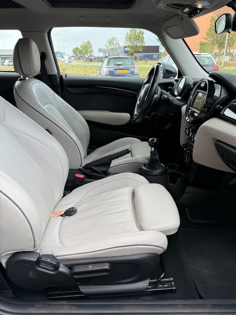 Mini Cooper 1.5 - chili - pano