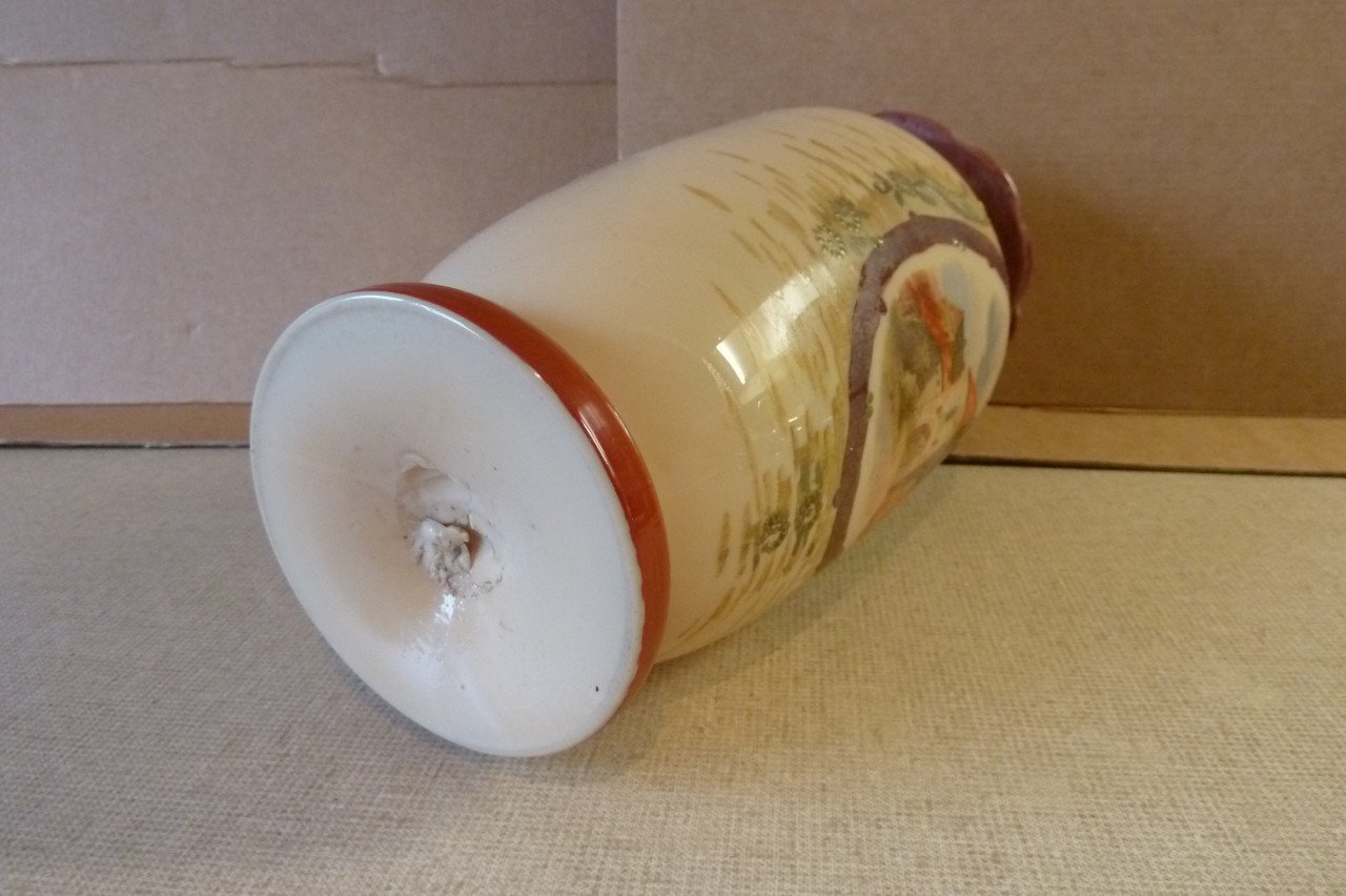 Antieke opaline handbeschilderde vaas